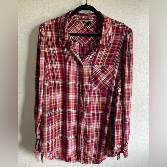 ⚡️3/$17!⚡️TORRID Plaid Button-Down Shirt - Picture 2 of 6